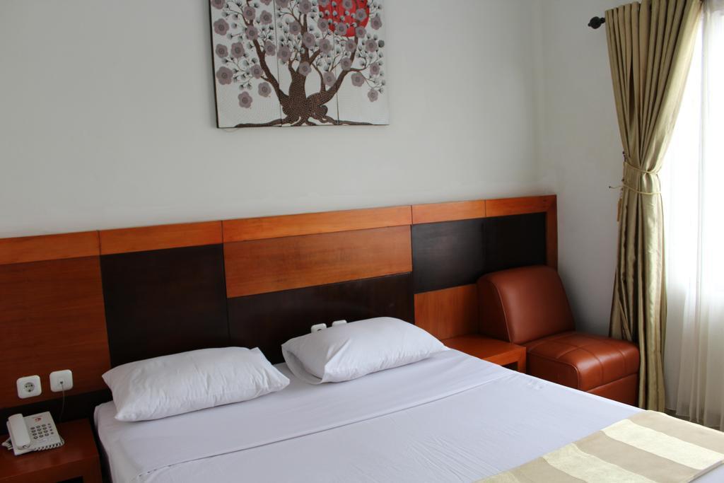 Hotel Grand Karawang Indah Exterior photo
