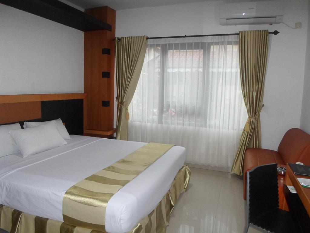 Hotel Grand Karawang Indah Room photo